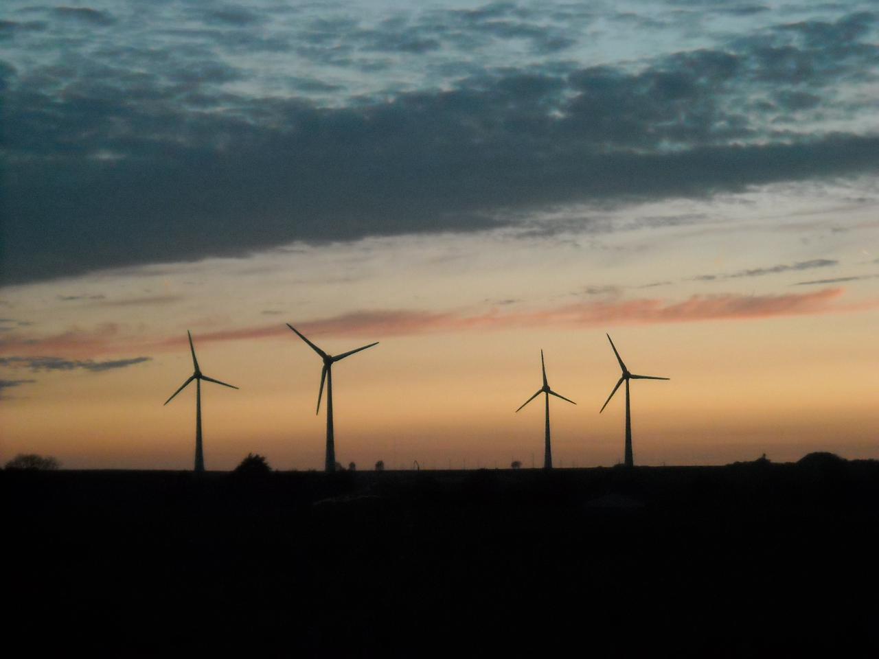 LES EOLIENNES DE ESTINNES